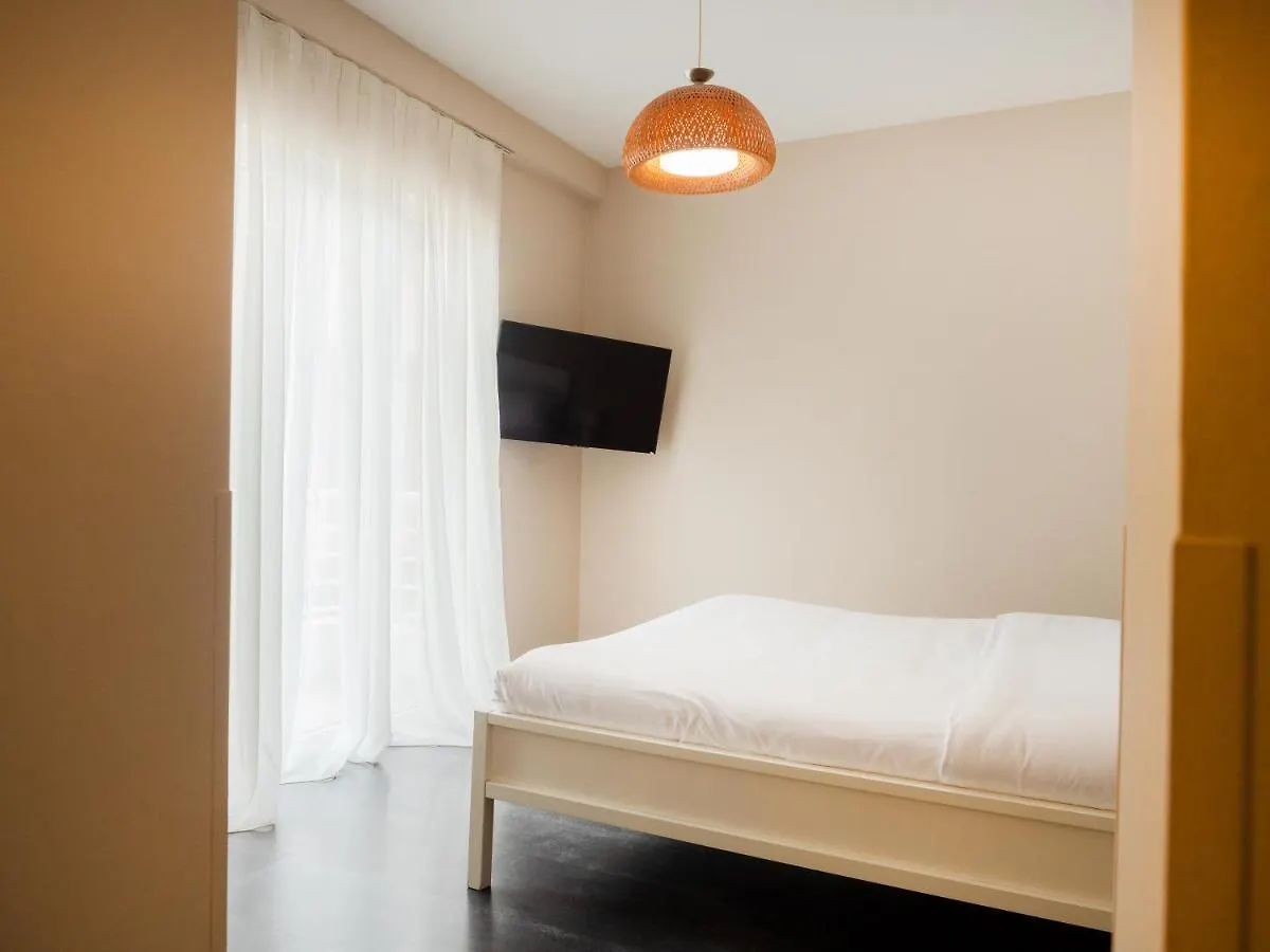 Lake Drive Rooms&Apartments Tirana 4*,  Albanien