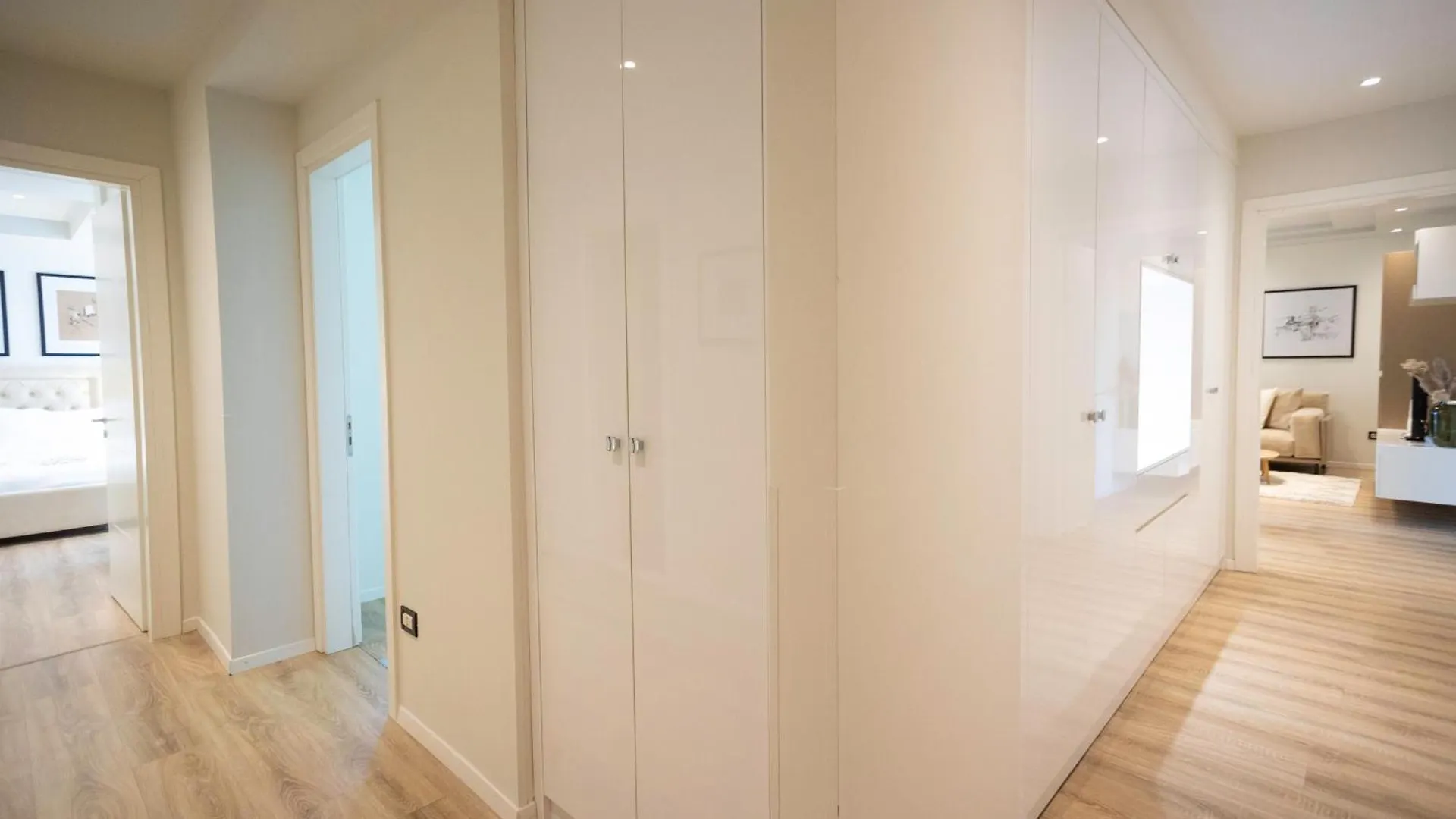Lake Drive Rooms&Apartments Tirana Albanien