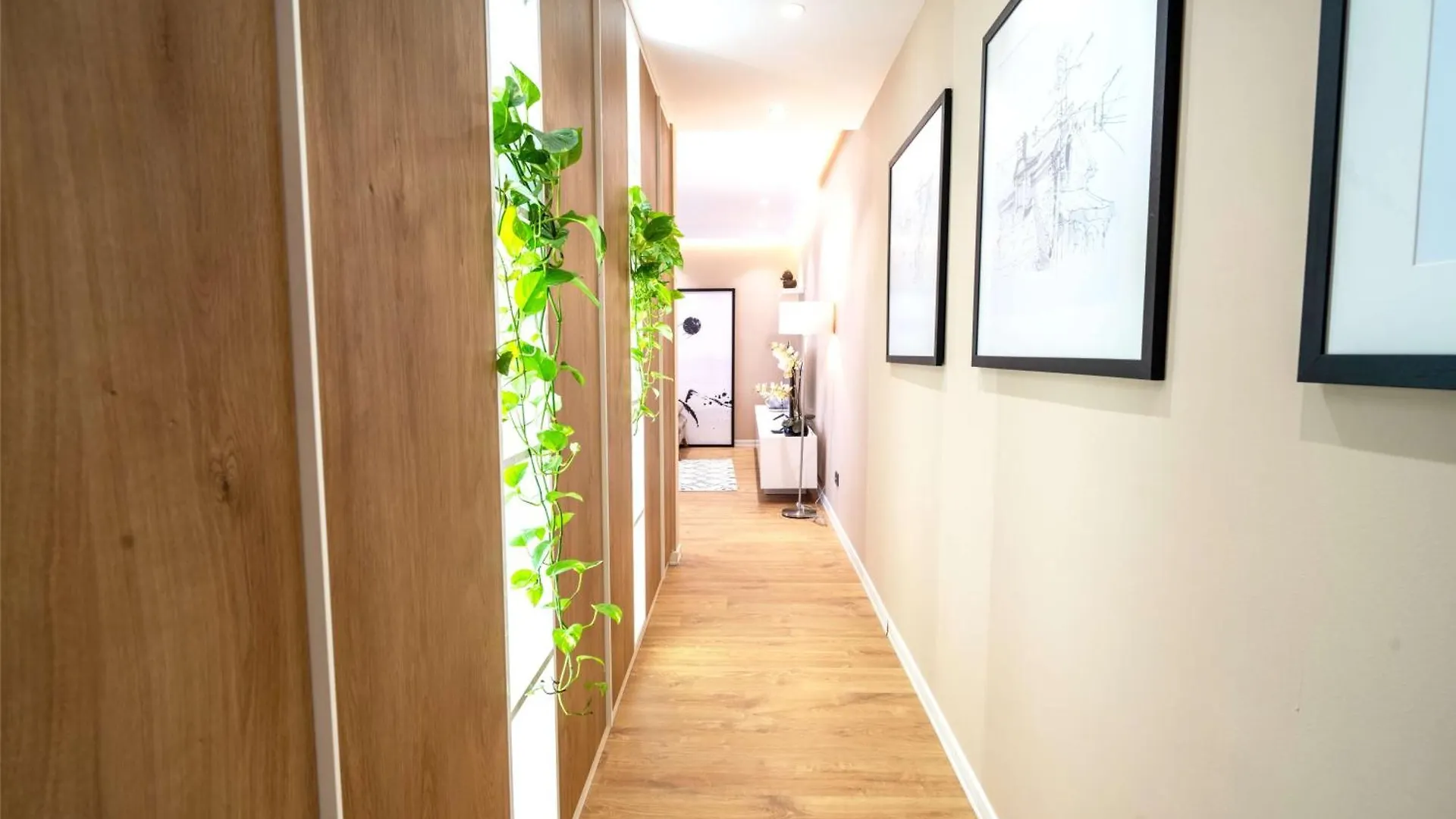Aparthotel Lake Drive Rooms&Apartments Tirana