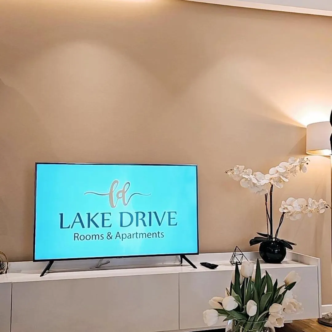 Lake Drive Rooms&Apartments Tirana Lägenhetshotell