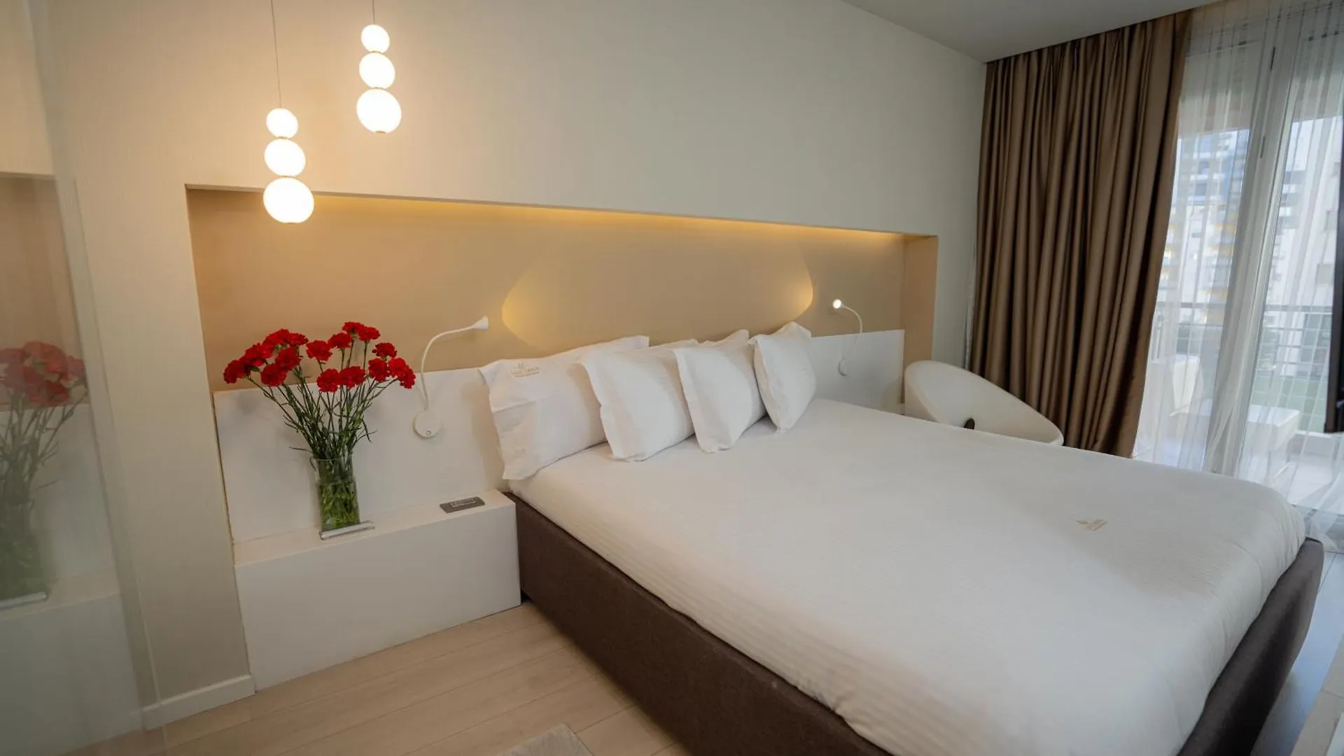 Lake Drive Rooms&Apartments Tirana 4*,  Albania
