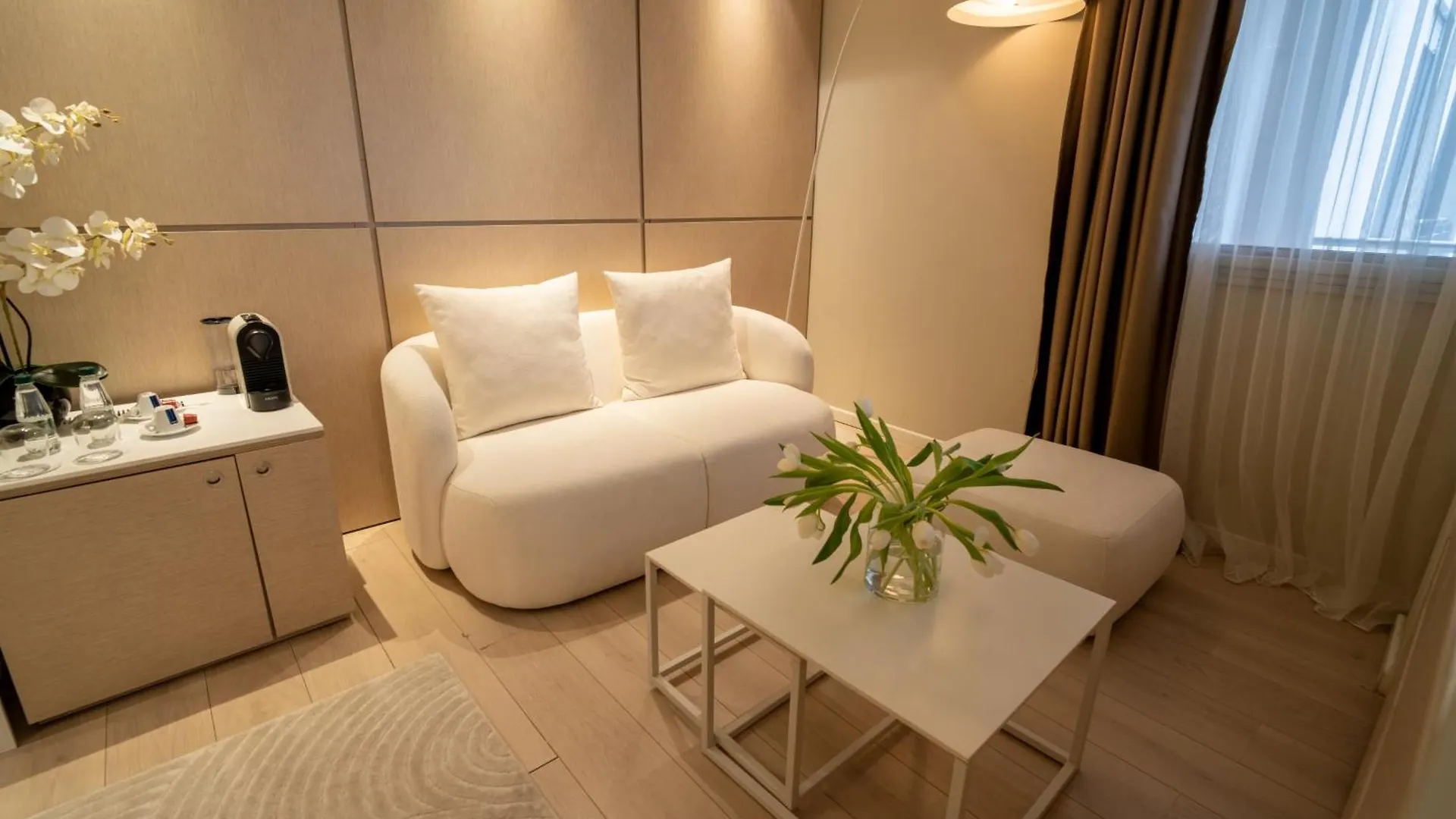 Lake Drive Rooms&Apartments Tirana Lägenhetshotell