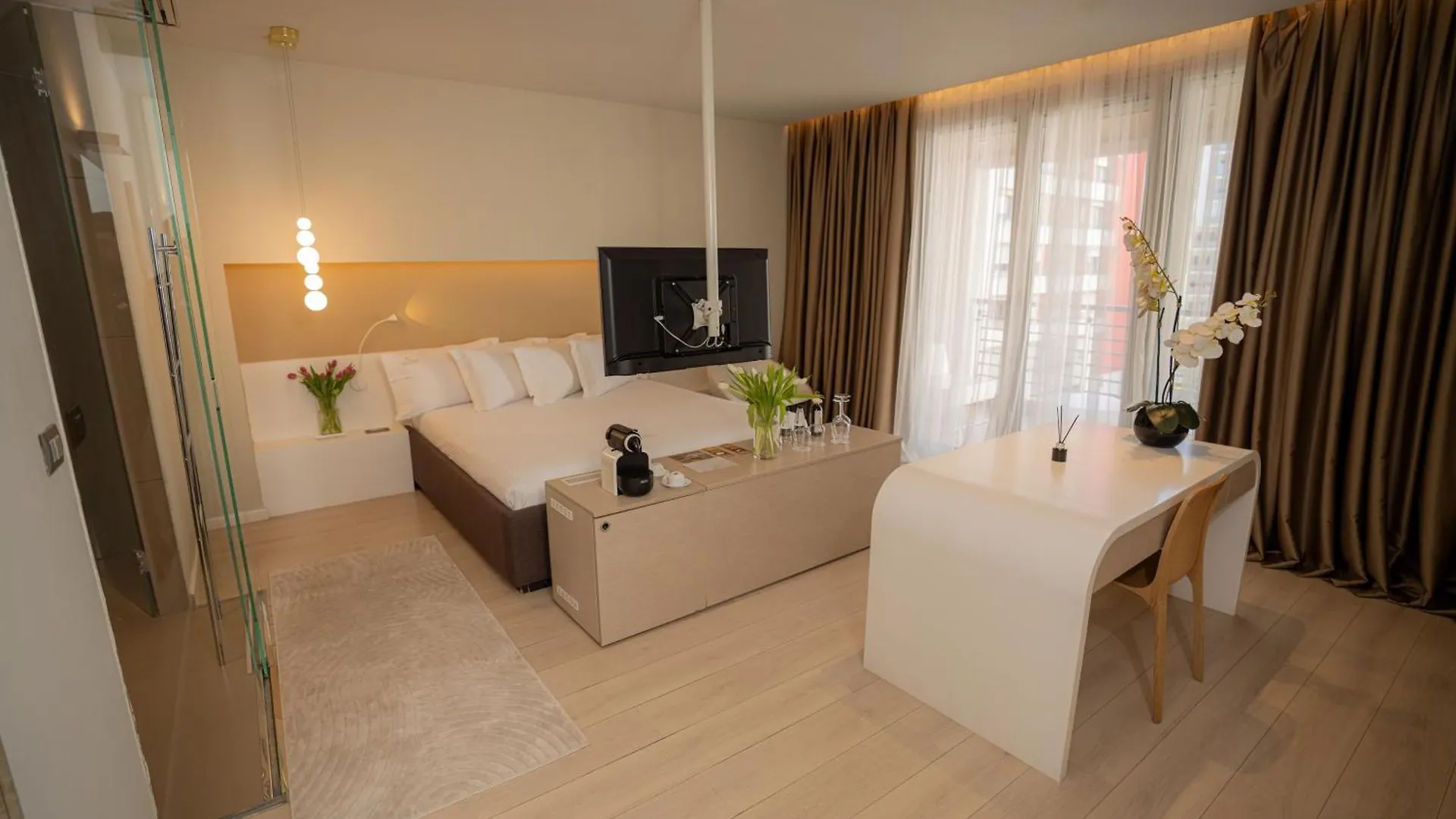 Lake Drive Rooms&Apartments Tirana Aparthotel