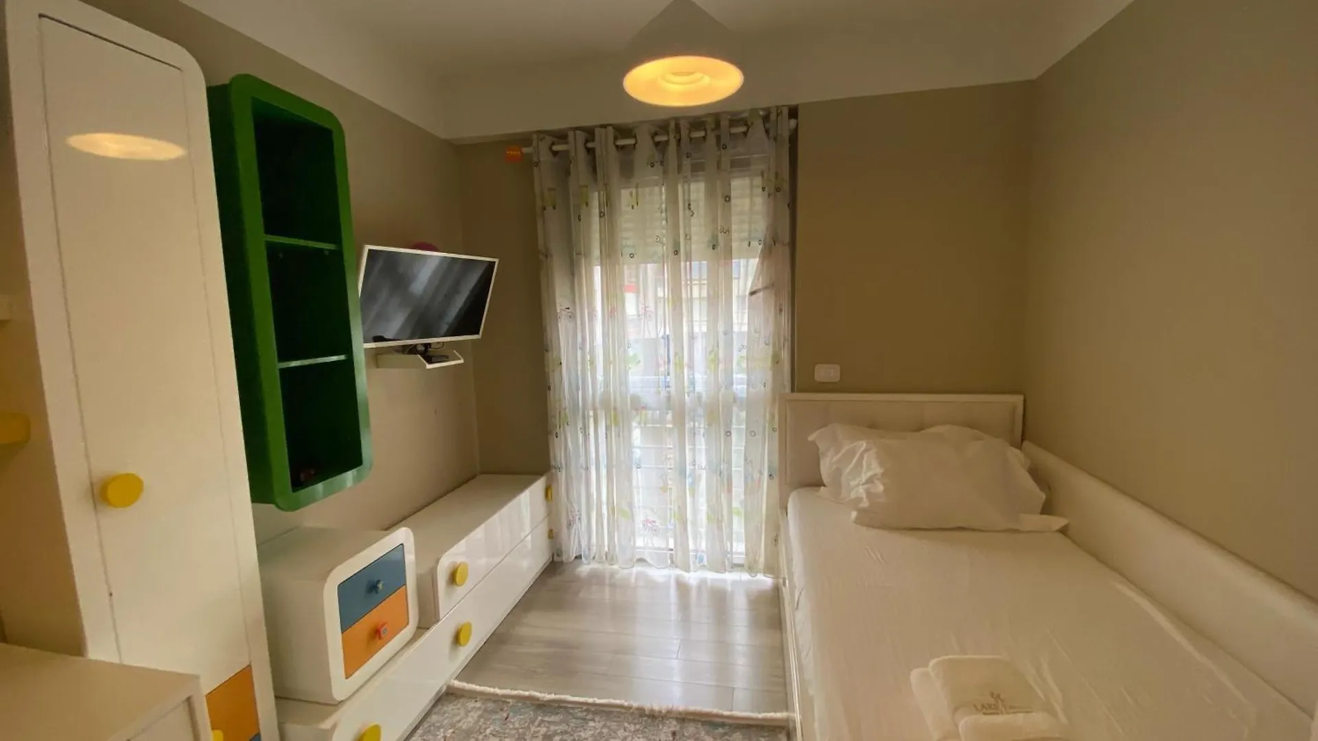 Lake Drive Rooms&Apartments Tirana Albania