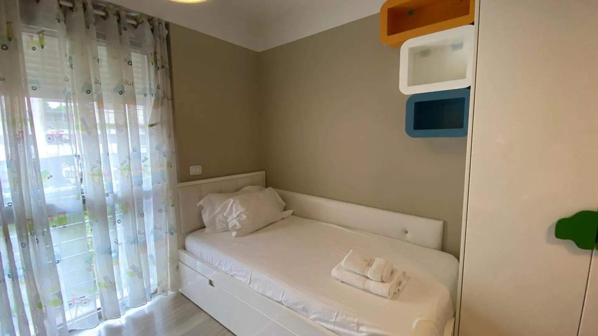 Lake Drive Rooms&Apartments Tirana Aparthotel