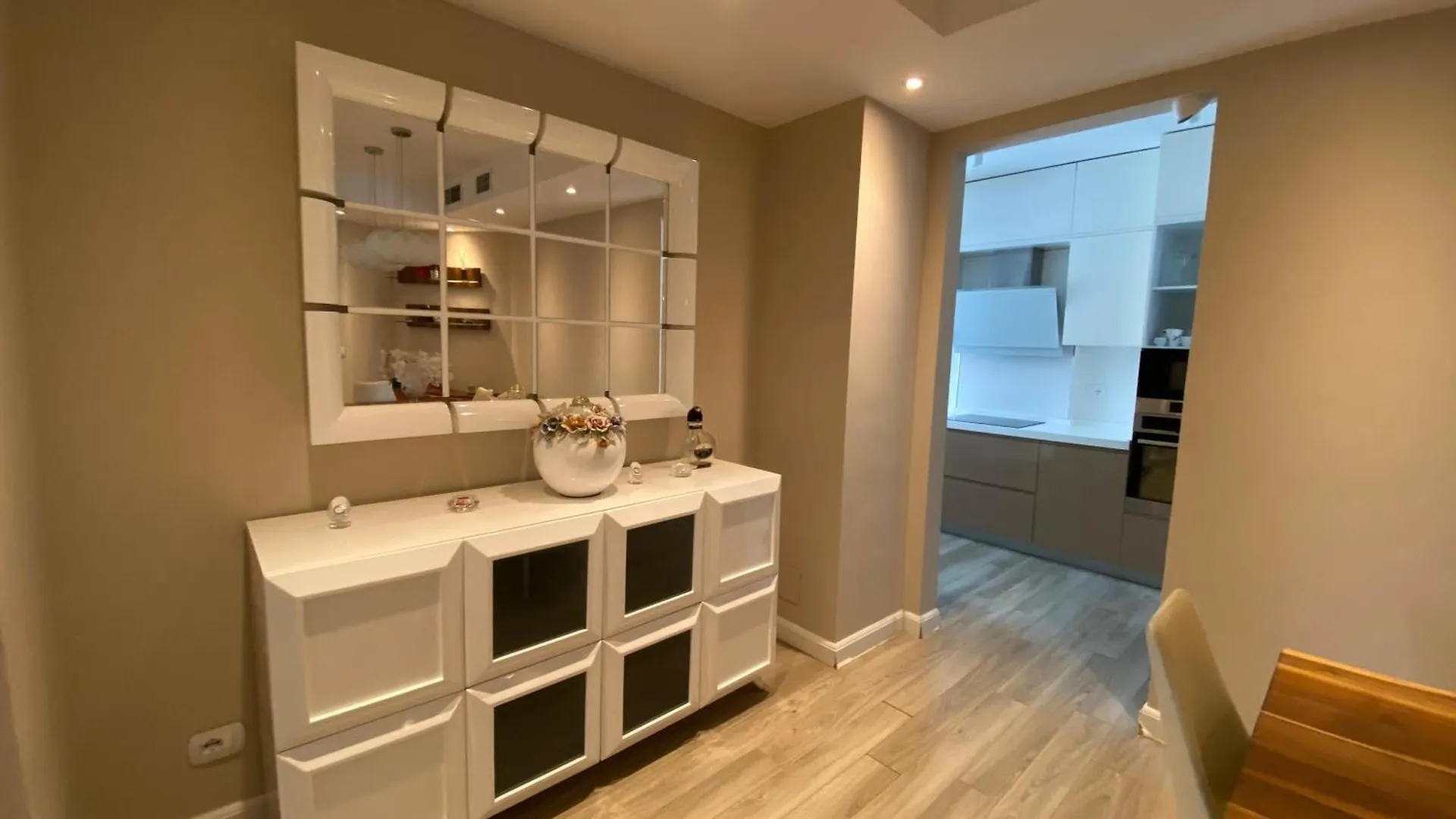 Lake Drive Rooms&Apartments Tirana Aparthotel