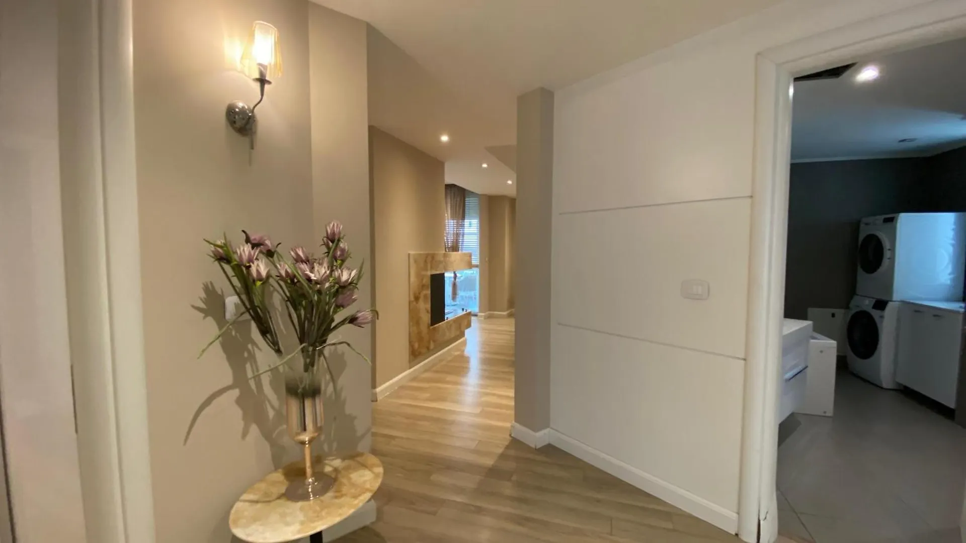 Lake Drive Rooms&Apartments Tirana 4*,