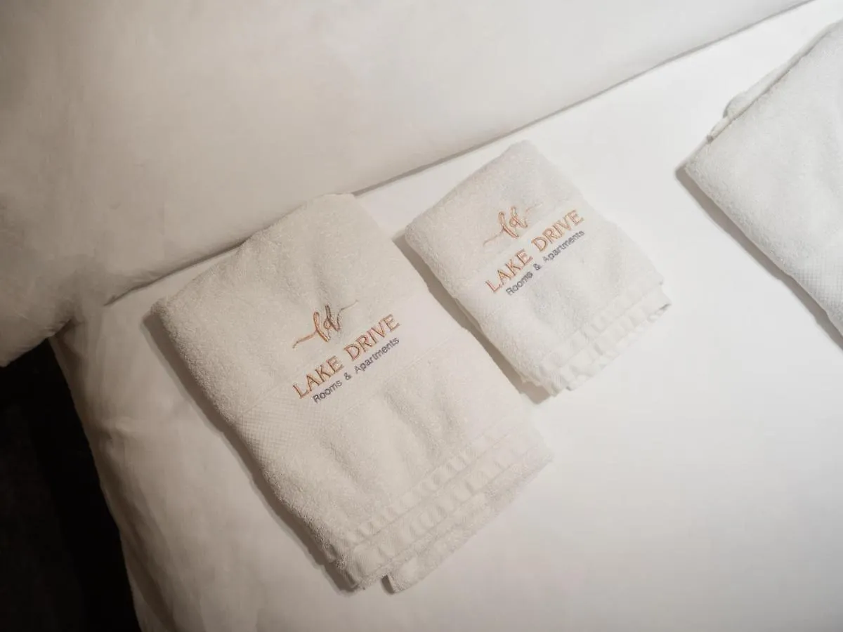 Lake Drive Rooms&Apartments Tirana 4*,