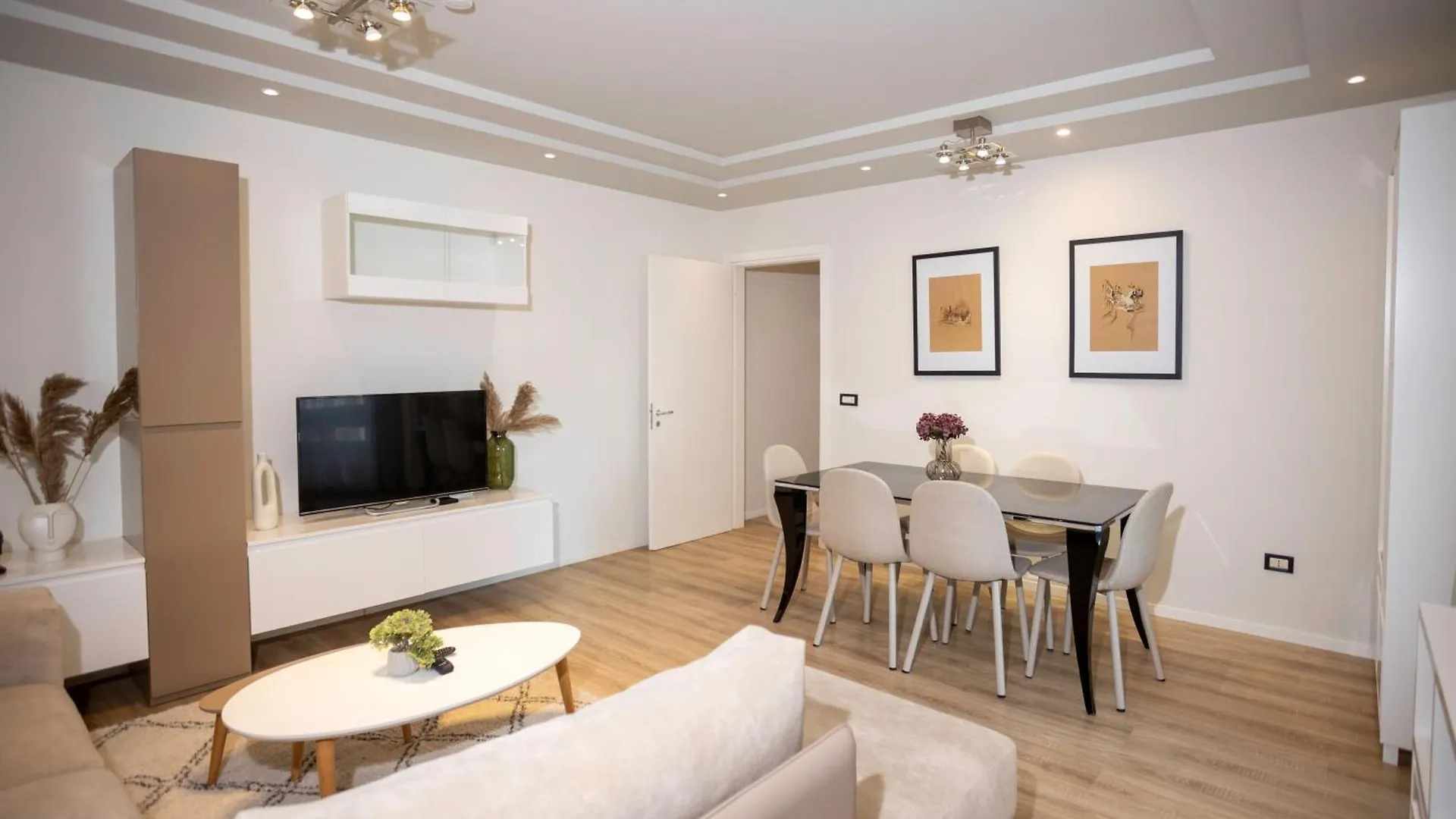 Lake Drive Rooms&Apartments Tirana 4*,