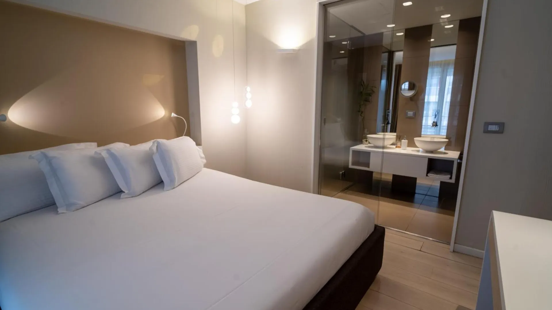 Lake Drive Rooms&Apartments Tirana 4*,  Albania