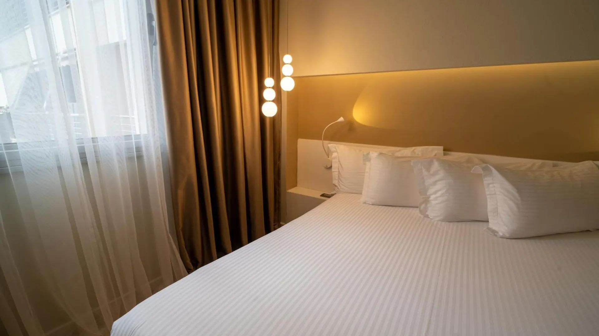 Lake Drive Rooms&Apartments Tirana Aparthotel