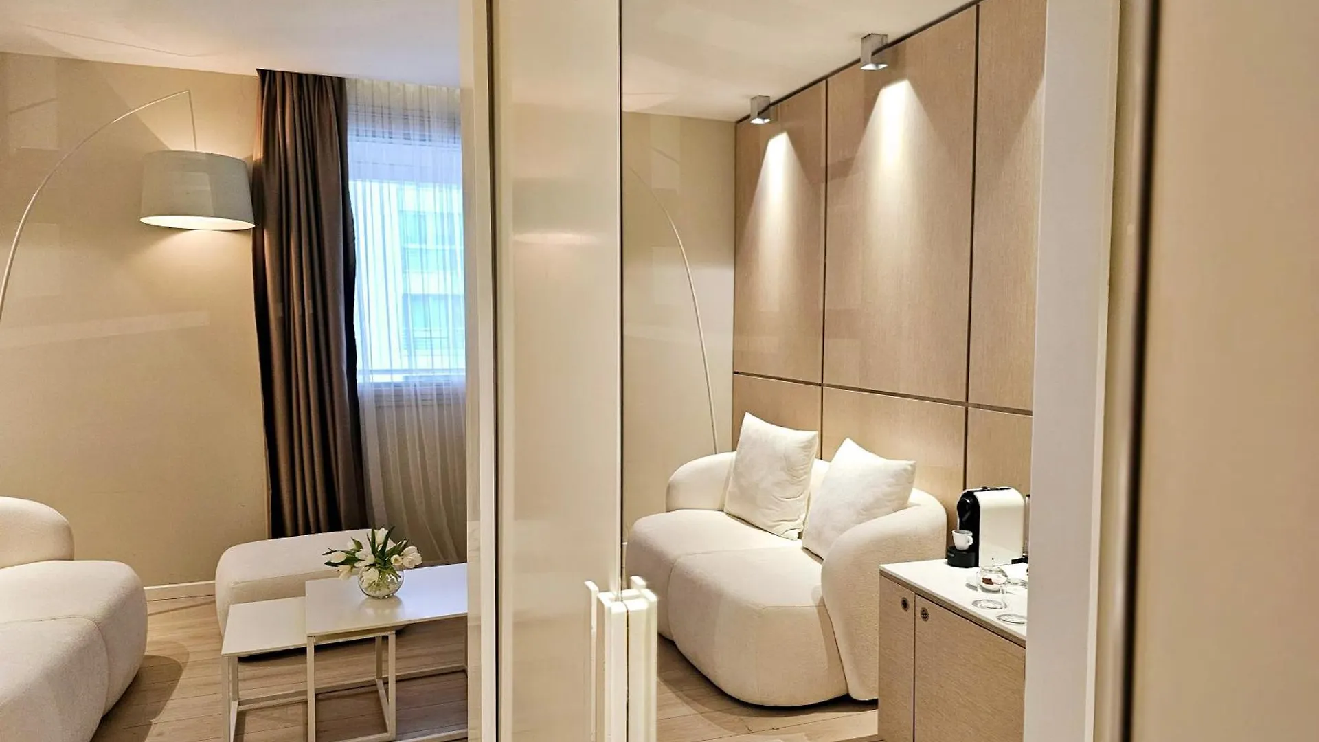 Aparthotel Lake Drive Rooms&Apartments Tirana