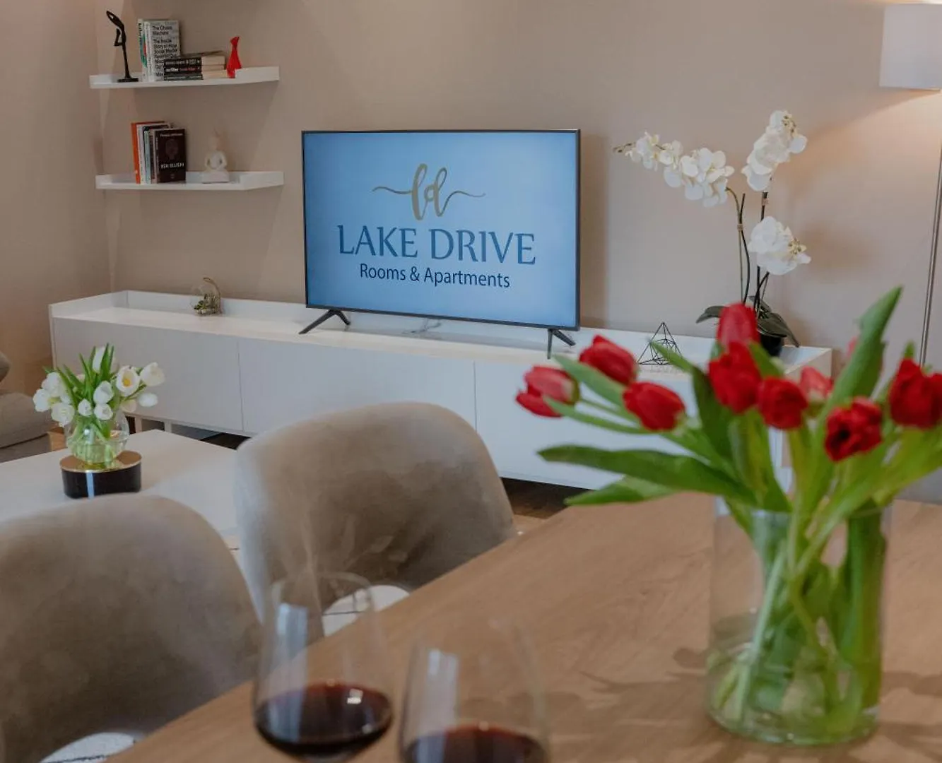 Lake Drive Rooms&Apartments Tirana Aparthotel