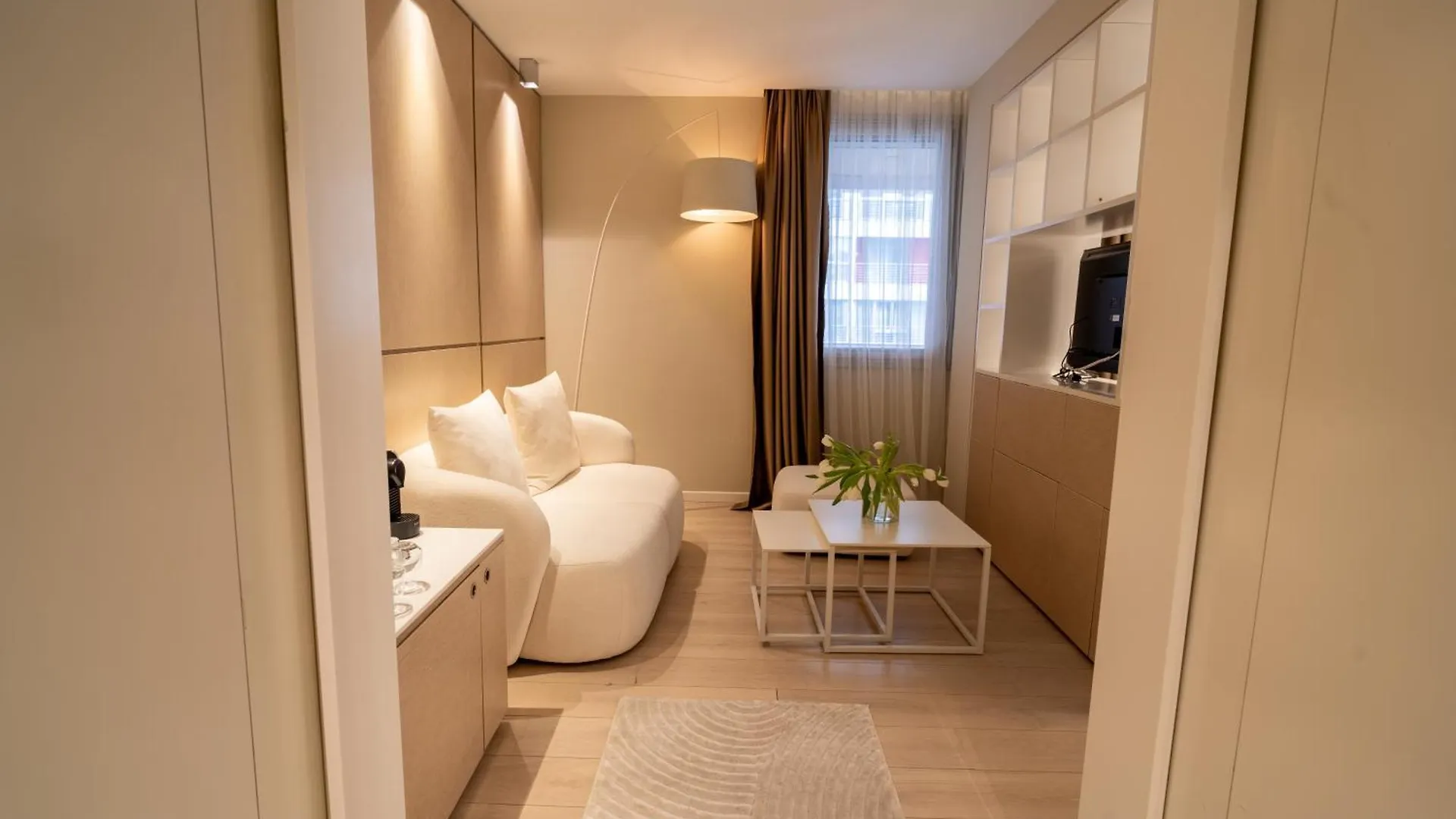 Apart-hotel Lake Drive Rooms&Apartments Tirana