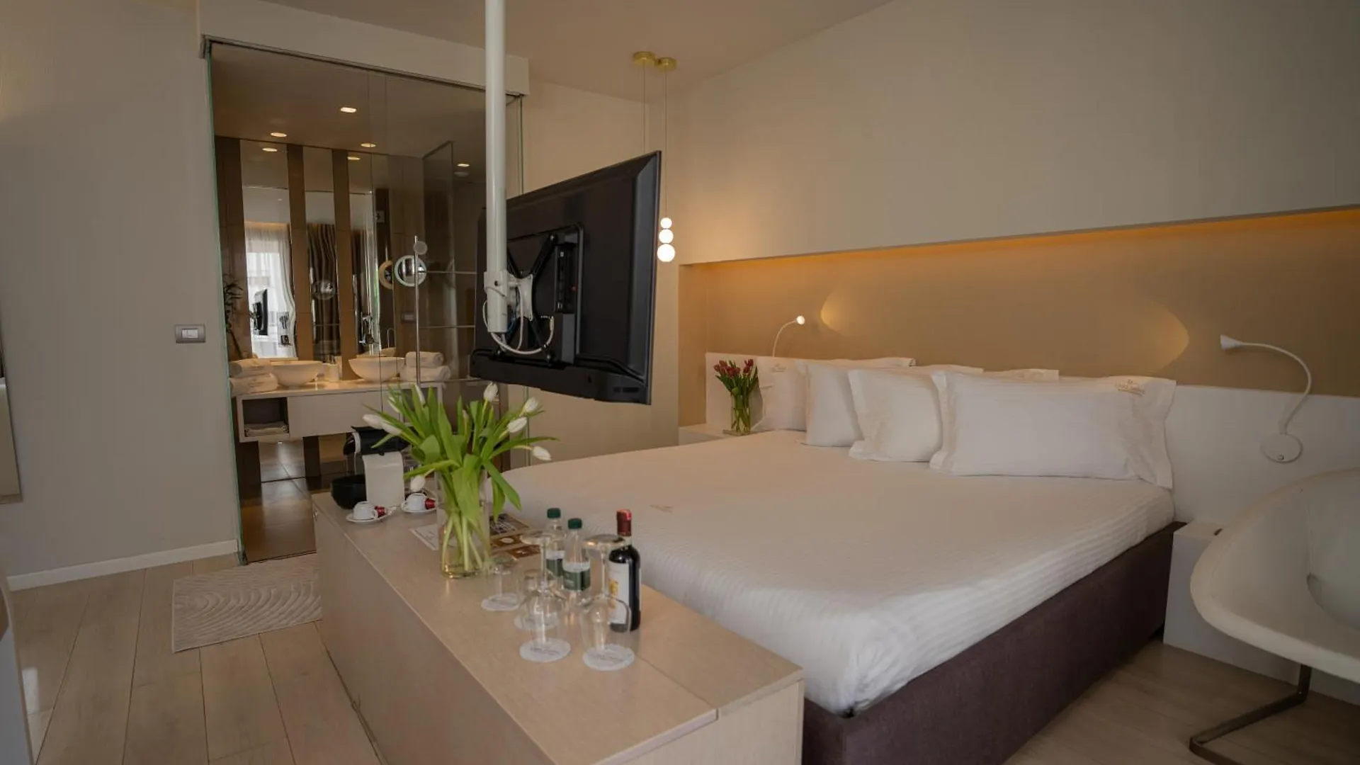 Lake Drive Rooms&Apartments Tirana Albania